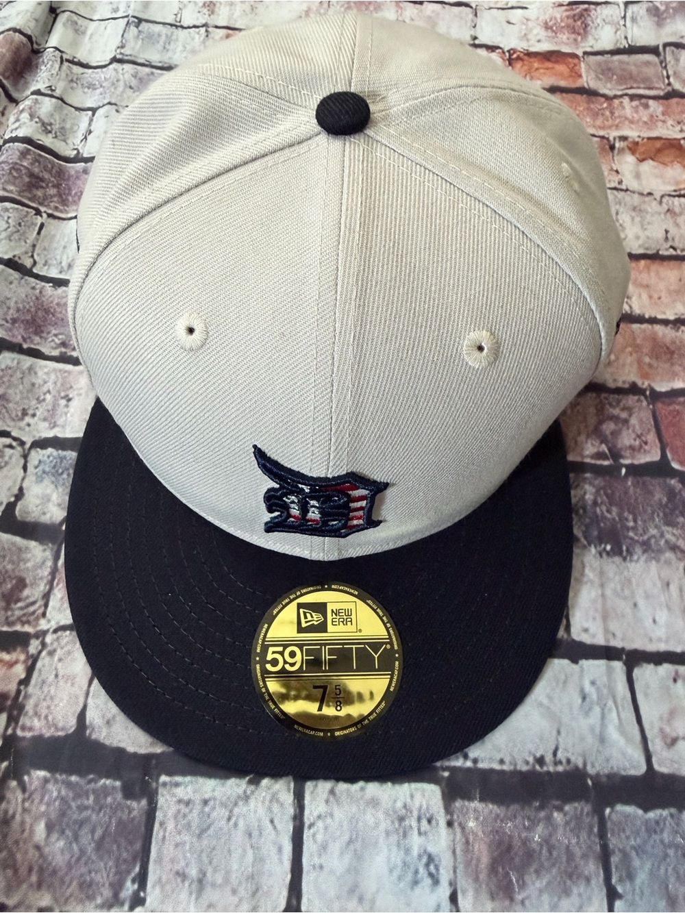 New Era Two-Tone 59FIFTY Fitted Cap - Cream & Black